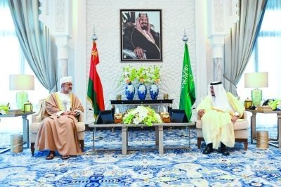 لقاء خادم الحرمين الشريفين الملك سلمان بن عبدالعزيز وسلطان عمان هيثم بن طارق بمناسبة اليوم الوطني السعودي
