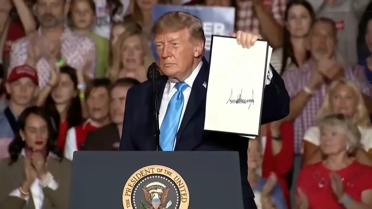 الرئيس الأمريكي يوقع مرسوماً تنفيذياً يسمح للشاحنات باستخدام الديزل الأحمر