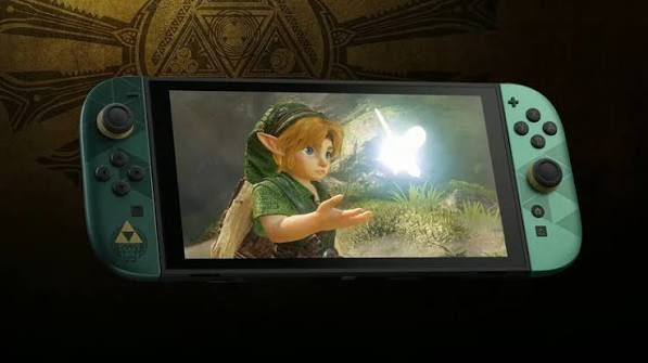 جهاز Nintendo Switch 2 إصدار زيلدا للذكرى الأربعين باللون الأخضر والتصميم الذهبي