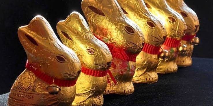 مقارنة أسعار شوكولاتة ليندت وميلكا على رفوف المتاجر